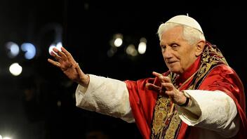 Βατικανό: «Άμεση αγιοποίηση» του Βενέδικτου ζήτησαν πολλοί πιστοί