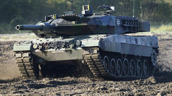 Γερμανία: Το νωρίτερο το 2024 θα μπορούσαν να παραδοθούν άρματα Leopard στην Ουκρανία