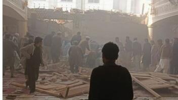 Πακιστάν: Έκρηξη σε τζαμί στην Πεσαβάρ - Φόβοι για πολλά θύματα