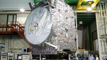 Το ευρωπαϊκό διαστημικό σκάφος JUICE έτοιμο να εξερευνήσει τα παγωμένα φεγγάρια του Δία
