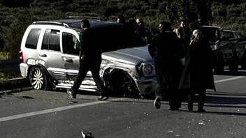 Σφοδρή σύγκρουση αυτοκινήτων στο Αρκαλοχώρι! Δείτε φωτογραφίες