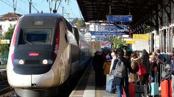 Συνελήφθη στη Γαλλία άνδρας που απειλούσε να ανατιναχθεί σε τρένο