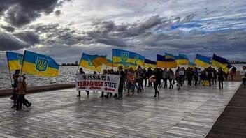 Διαδηλώσεις υπέρ της Ουκρανίας σε πολλές πόλεις της Ευρώπης