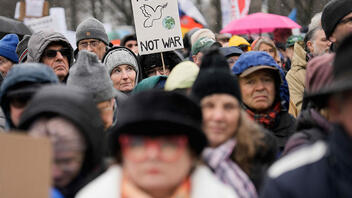 Διαδήλωση στο Βερολίνο κατά της αποστολής όπλων στην Ουκρανία