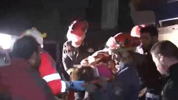 Σεισμός στην Τουρκία: Εντοπίστηκε τέταρτο παιδί ζωντανό από τους Έλληνες διασώστες 