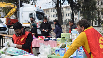 Στις σεισμόπληκτες περιοχές της Τουρκίας αντιπροσωπεία του ΚΚΕ