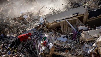 Σεισμός στην Τουρκία: Οι αρχές απομακρύνουν τα χαλάσματα καθώς ολοκληρώνονται οι προσπάθειες διάσωσης