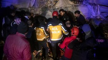 Σεισμός 7,7 Ρίχτερ: Εκατοντάδες οι νεκροί σε Συρία και Τουρκία