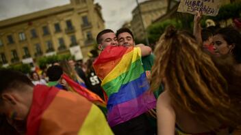 Ισπανία : Αλλαγή ονόματος και φύλου άνω των 16 ετών επιτρέπει ο “νόμος Τρανς” που ψηφίστηκε