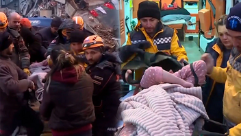 Σεισμός στην Τουρκία: Η συγκλονιστική διάσωση μιας 24χρονης που πέρασε 27 ώρες κάτω από τα ερείπια