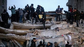 Σεισμός στην Τουρκία: Πάνω από 2.500 οι νεκροί από τα 7,8 Ρίχτερ