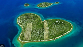  Ο Τέλειος Βαλεντίνος: Πωλείται τμήμα του κροατικού νησιού σε σχήμα καρδιάς