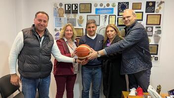 Συνάντηση Αυγενάκη με βετεράνους του μπάσκετ στο Ηράκλειο