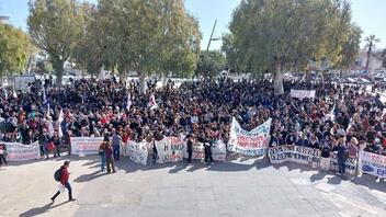Στους δρόμους όλη η Κρήτη - Συγκεντρώσεις διαμαρτυρίας στο νησί