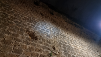 Πέτρα από τα Ενετικά Τείχη των Χανίων τραυμάτισε νεαρό άνδρα στο κεφάλι
