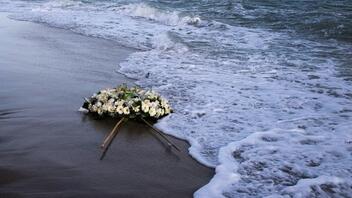 Ιταλία: Πένθος για τους 76 μετανάστες - Αιχμές κατά της κυβέρνησης από την αντιπολίτευση