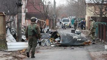 Ο ουκρανικός στρατός αρνείται ότι εγκατελείπει τις θέσεις του στην Μπαχμούτ