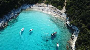 Οι 7 «άγνωστες» παραλίες της Ελλάδας που ανακάλυψε το Conde Nast Traveller