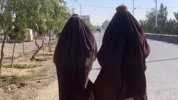 Οι Ταλιμπάν στέλνουν τις κακοποιημένες γυναίκες… στη φυλακή «για προστασία»