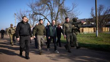 Ουκρανία: Ο Ζελένσκι επισκέφθηκε την Χερσώνα μετά την απελευθέρωσή της