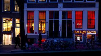 Μετακομίζει η γειτονιά των «κόκκινων φαναριών» στο Άμστερνταμ