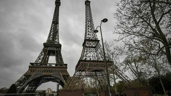 Δεύτερος «Πύργος του Άιφελ» τοποθετήθηκε στο Παρίσι