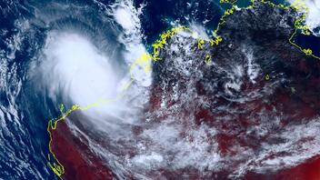 Ισχυρός κυκλώνας πλήττει την Αυστραλία