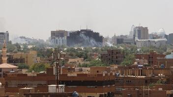 Συνεχίζονται οι σφοδρές μάχες στο Σουδάν παρά τις εκκλήσεις για εκεχειρία - Σχεδόν 200 οι νεκροί