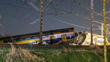 Ένας νεκρός και 30 τραυματίες στο σιδηροδρομικό δυστύχημα κοντά στη Χάγη
