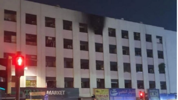 Δεκαέξι νεκροί και εννέα τραυματίες έπειτα από φωτιά στο Ντουμπάι