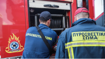  Φωτιά τα ξημερώματα σε κατάστημα επισκευής κινητών στη Θεσσαλονίκη