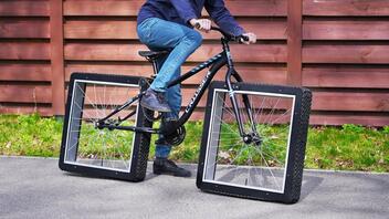 Το πρώτο ποδήλατο με τετράγωνες ρόδες - Δείτε βίντεο