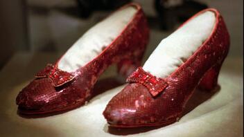 Ένας κατηγορούμενος για την κλοπή των παπουτσιών της Τζούντι Γκάρλαντ ως «Ντόροθι», στον «Μάγο του Οζ»