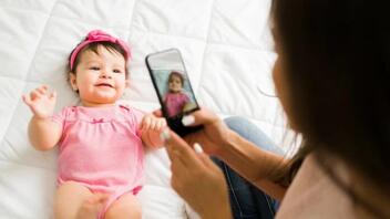 Τα πρώτα μωρά των social media μεγάλωσαν - Και έχουν τρομοκρατηθεί