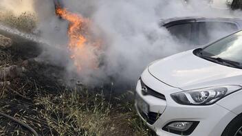 Άγιος Νικόλαος: Στις φλόγες αυτοκίνητα στην Αμμουδάρα
