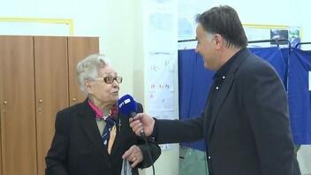 Εκλογές 2023: Η επική ατάκα γιαγιάς ψηφοφόρου στις Σέρρες – «Αυτή ελπίζω να είναι η τελευταία φορά»