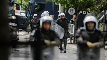 Αυστηρό μήνυμα της ΕΕ για την ένταση στο Κόσοβο: "Να αποσυρθούν οι βίαιοι διαδηλωτές"