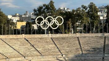 Οι Ολυμπιακοί Κύκλοι τοποθετήθηκαν ξανά στο Παναθηναϊκό Στάδιο