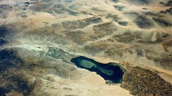 Οι μισές από τις μεγαλύτερες λίμνες του κόσμου χάνουν το νερό τους