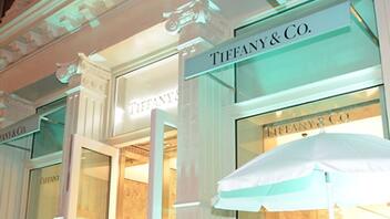 Bernard Arnault: Διέταξε ανακαίνιση για το κατάστημα Tiffany’s Fifth Avenue όταν χάθηκε μέσα σε αυτό