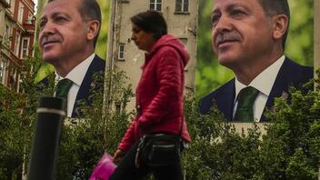 Σε ιστορικό χαμηλό η λίρα για το ενδεχόμενο επανεκλογής του Ερντογάν