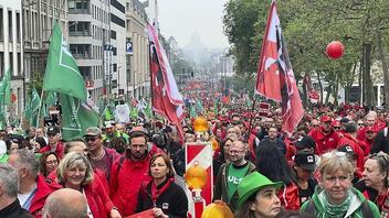 20.000 Βέλγοι στους δρόμους για το δικαίωμα στην απεργία