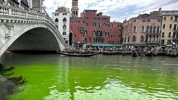 Έρευνα για το πράσινο νερό στο Μεγάλο Κανάλι της Βενετίας
