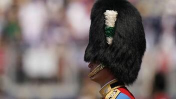 Λονδίνο: Τρεις άντρες της βασιλικής φρουράς λιποθύμησαν από τη ζέστη