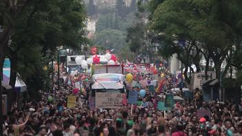 «Μία φορά κι έναν καιρό»: Πραγματοποιήθηκε η παρέλαση του Athens Pride
