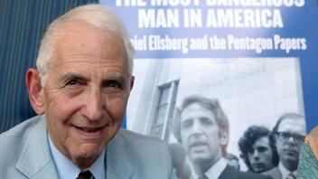 Πέθανε ο Ντάνιελ Έλσμπεργκ, ο μάρτυρας δημοσίου συμφέροντος των «Pentagon Papers»