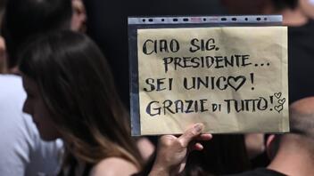  Ιταλία: Σε εξέλιξη η εξόδιος ακολουθία του Σίλβιο Μπερλουσκόνι 