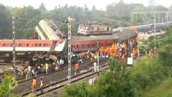 Σιδηροδρομική τραγωδία στην Οντίσα - Πάνω από 200 νεκροί, περίπου 850 τραυματίες