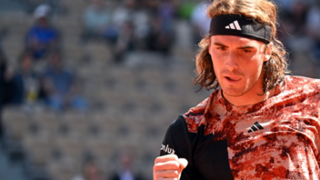 Τσιτσιπάς: Επιβλητική πρόκριση στους "16" του Roland Garros