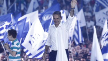 Μητσοτάκης από Σύνταγμα: "Όλη η Ελλάδα είναι μπλε και θα παραμείνει μπλε"
